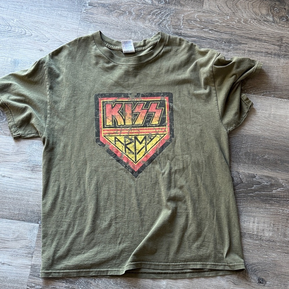 KISS Army Olive Green T-Shirt sz l